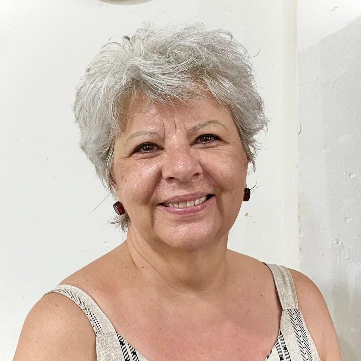 Profa. Dra. Iracema Serrat Vergotti, coordenação da Oficina de Órteses em Terapia da Mão