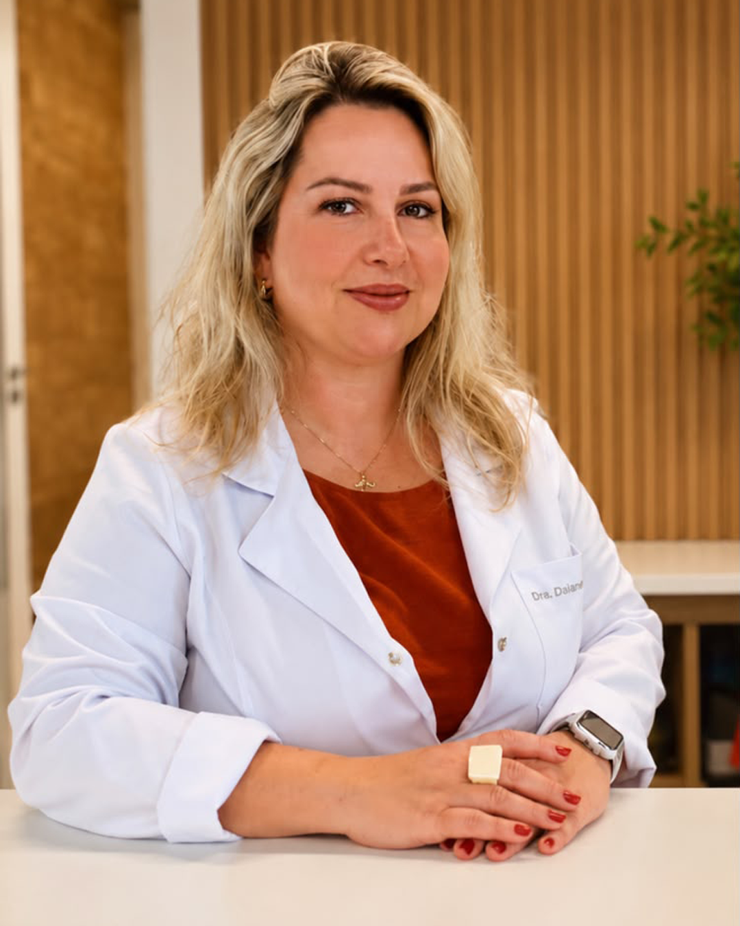 Profa. Esp. Daiene Della Pria Saito, coordenação da Oficina de Órteses em Terapia da Mão